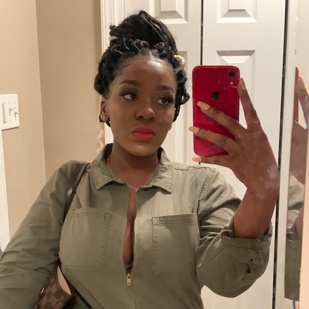 Meet your Posher, Chanise